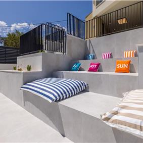 4 bedroom villa with heated pool and sea view in Vinišće, sleeps 8